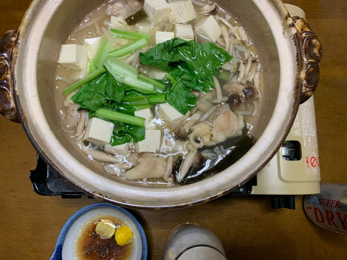Atg2016atg's tweet photo. 夕食
・鶏豆腐鍋（鹿児島県産若鶏もも肉、co-opの木綿豆腐、ぶなしめじ、もやし、小松菜　昆布出汁、すだち果汁

炊きたて白米少し食べ、あとは平飼い有精卵の卵雑炊〆
お酒はビール350ml×1,純米酒お猪口×4

食欲△でしたが断食で味覚鋭敏、とてもおいしかったです

良い夕べを https://t.co/29DNX6z1Bl
