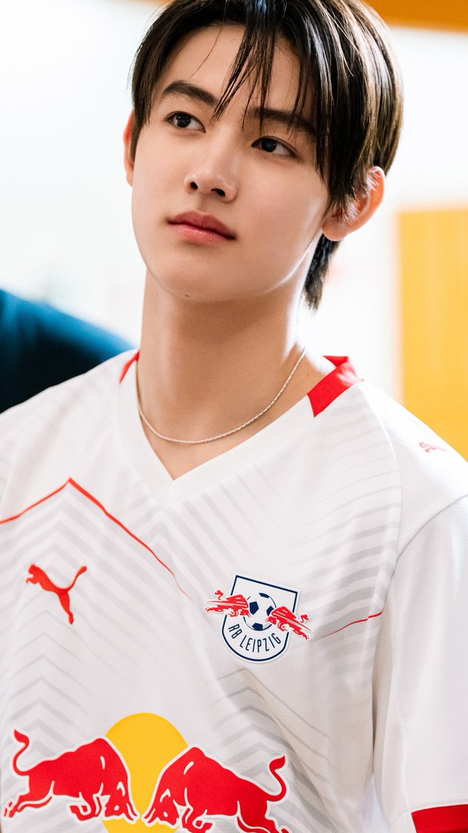 eomtan's tweet photo. #seonghyeon red bull https://t.co/790S8KUqSh