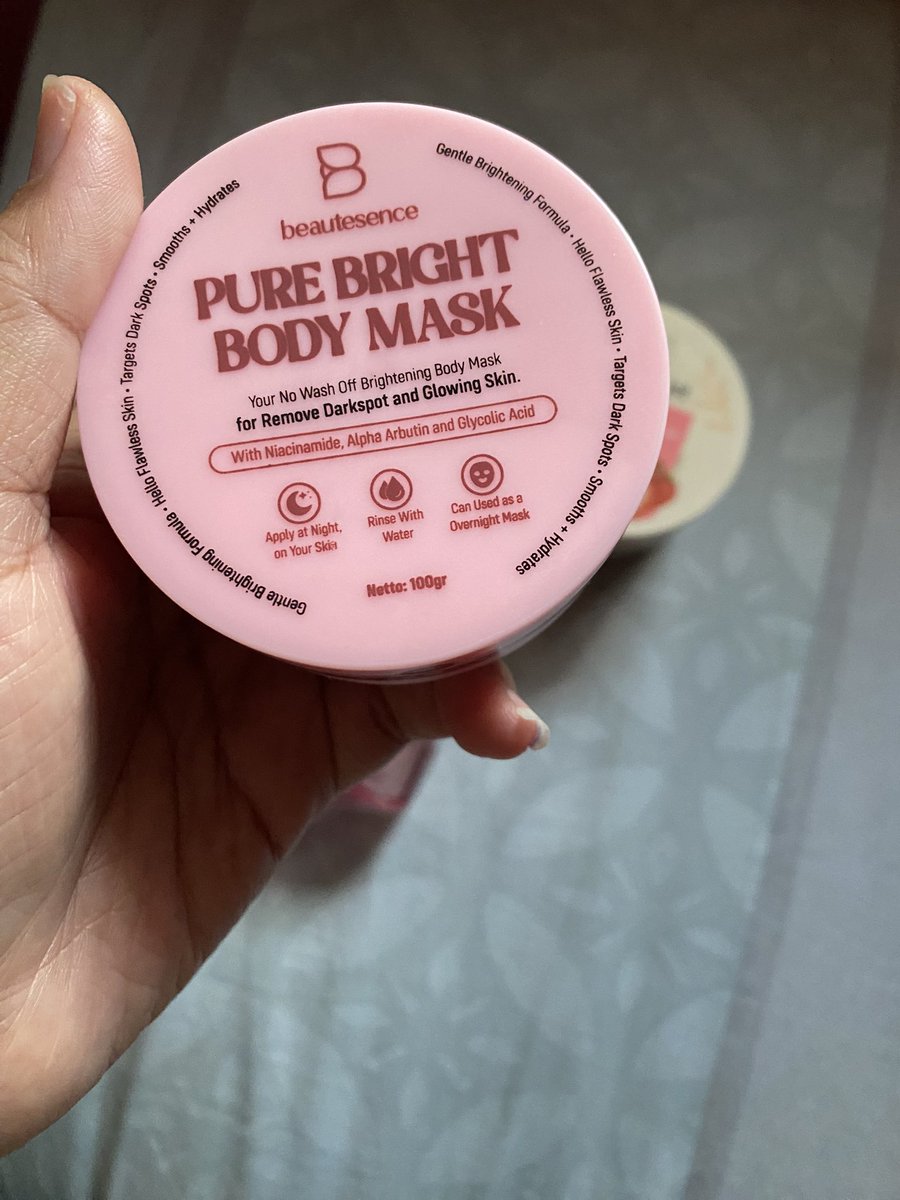 dittazharra's tweet photo. biarpun versi low budget, tapi asal konsisten nerapin skin cycling ala amanda zahra ini tetep terlihat loh hasilnya. 
jadi sesungguhnya hanya butuh konsisten 😭😭￼ https://t.co/ETSvPRKKFN