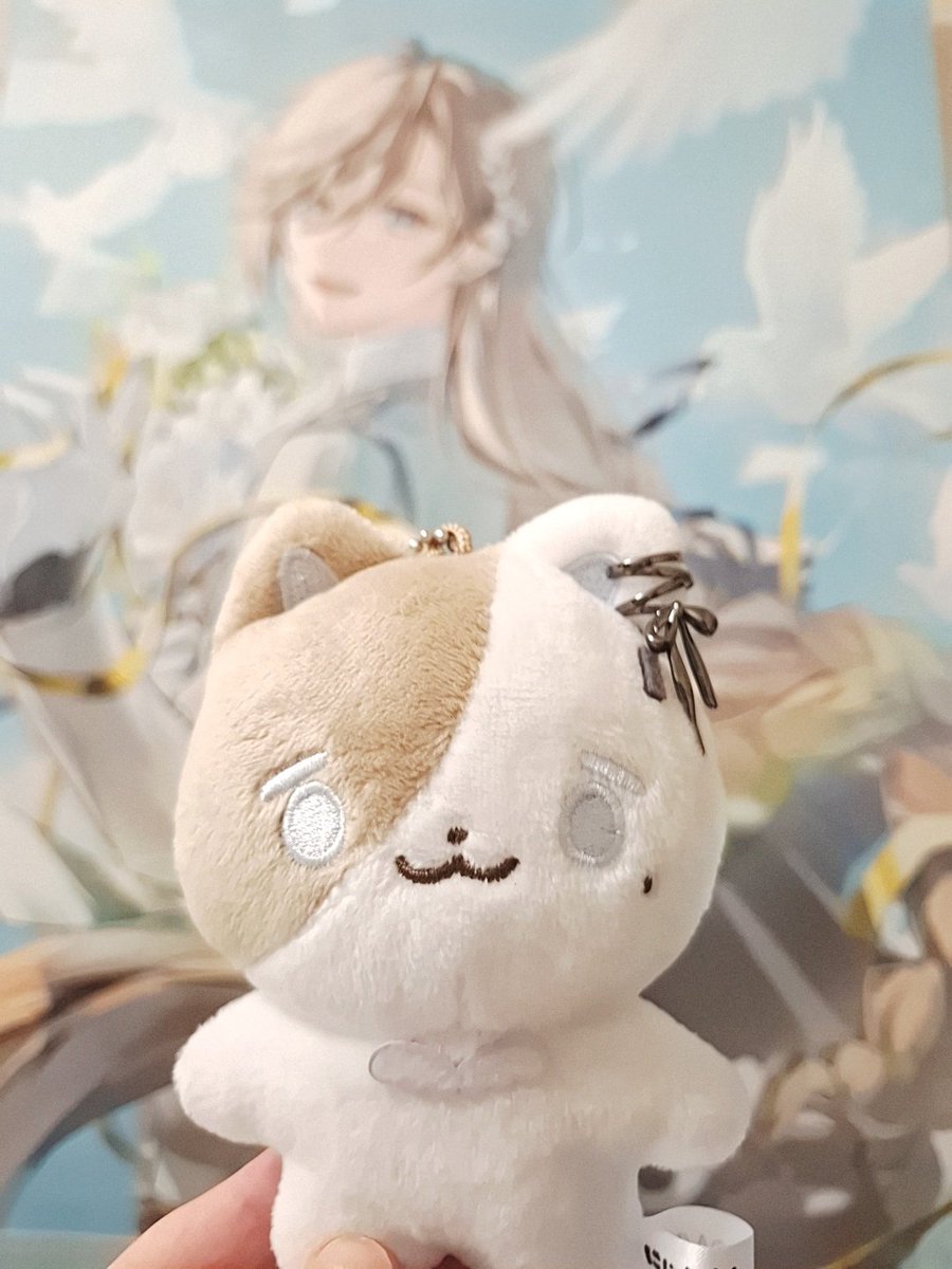 usa106_601's tweet photo. 見て！メイド🔫さんの概念すぎるイヤカフ見つけた！！🎀

かなたうんにピッタリはまってめっちゃ可愛い〜！！︎🤍︎🤍︎🤍 https://t.co/VJU70hJPkS
