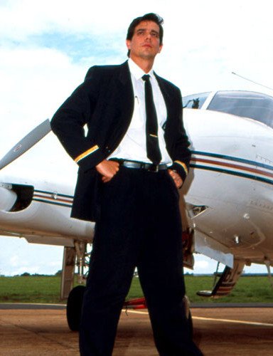 vintagevideoall's tweet photo. A G Magazine de novembro de 2006 publicou as fotos do ex-comissário de bordo da Varig, Eric Lobão, 36 anos.
Eric Lobão foi um dos muitos demitidos na crise da empresa aérea. 
As fotos foram feitas no aeroporto de São José do Rio Preto, o “avião” mostrou tudo sem nenhuma timidez https://t.co/5EQ5jTalK7