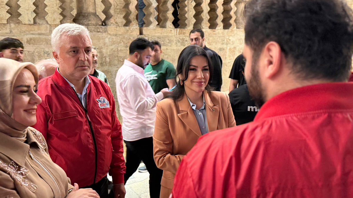 AyanNilhan's tweet photo. 📍 Şanlıurfa, Balıklıgöl

Peygamberler Şehri’ndeyiz. ✨
Âdet yerini bulsun dedik, balıklara yem atmayı da unutmadık. :) https://t.co/U0ievNeSA4