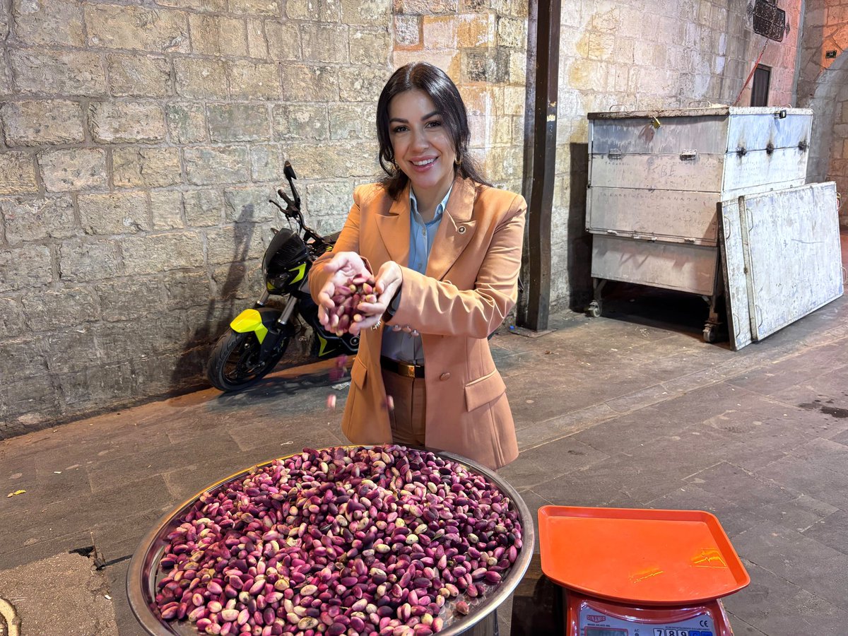 AyanNilhan's tweet photo. 📍 Şanlıurfa, Balıklıgöl

Peygamberler Şehri’ndeyiz. ✨
Âdet yerini bulsun dedik, balıklara yem atmayı da unutmadık. :) https://t.co/U0ievNeSA4