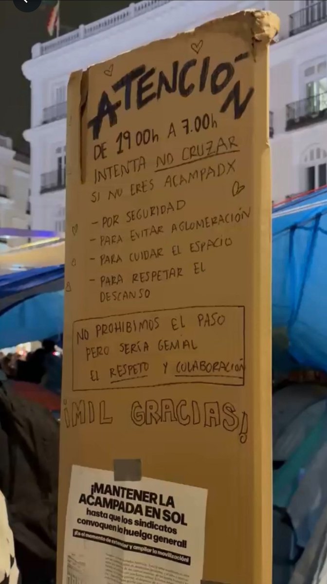 cav_carmen's tweet photo. Gracias por no prohibir el paso teniendo en cuenta que NO SOIS NADIE PARA PROHIBIR EL PASO, GENTUZA. https://t.co/io4zaNLxUR