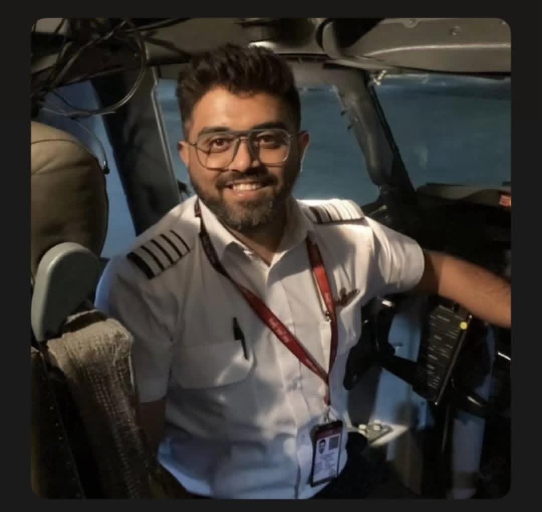 RandeepHooda's tweet photo. A salute to Captain #SmitMachchhar 

 When lives were at stake, his courage, presence of mind and sense of duty stood tall.

Pride of India. 🙏🇮🇳

 Wishing him a speedy recovery.
 Respect. Courage. Duty. https://t.co/cvHtxeE8dY