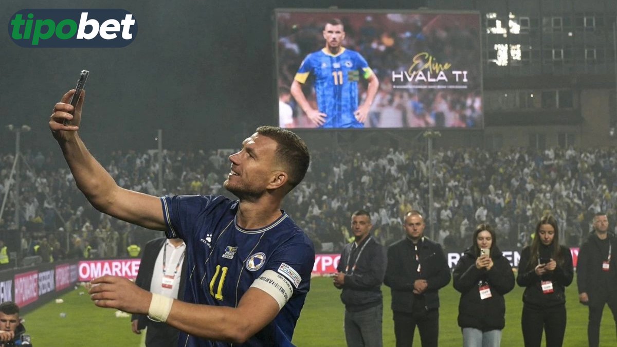 SporRapor's tweet photo. 🇧🇦💎 Edin Dzeko’dan Milli Takıma Veda!
⚡️ Bosna Hersek’in yaşayan efsanesi Edin Dzeko, milli formayla son kez sahaya çıkarak milli takım kariyerini noktaladı.
#EdinDzeko #BosnaHersek #MilliTakım #Futbol #Spor https://t.co/GGBFbPPGtw
