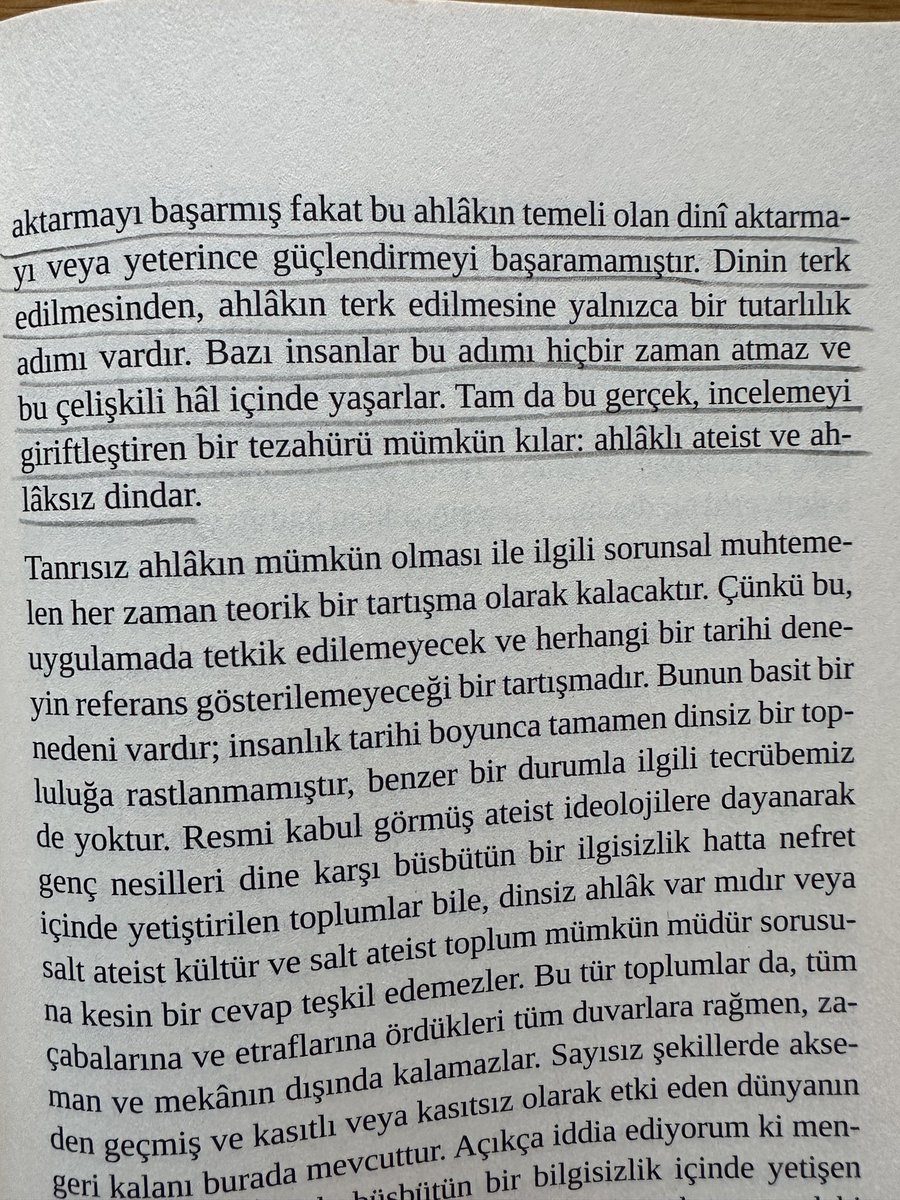 giritliogluayse's tweet photo. Doğu batı arasında islam / Aliya İzzetbegoviç https://t.co/LA8Yaj1wPO