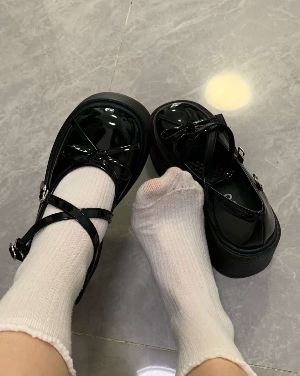 fei0lilis's tweet photo. 这是一条针对傻逼贡奴们的提款贴🖤

看到臭脚就兴奋的恋足贡畜们真是没救了❤️
点赞自动欠30💜
转发的话...会上门追债哦💚
#贡奴 #榨金 #压榨 #上贡 #女性崇拜 #原味 #脚底 #ATM奴 #黑心 https://t.co/2WaKBvbB3i