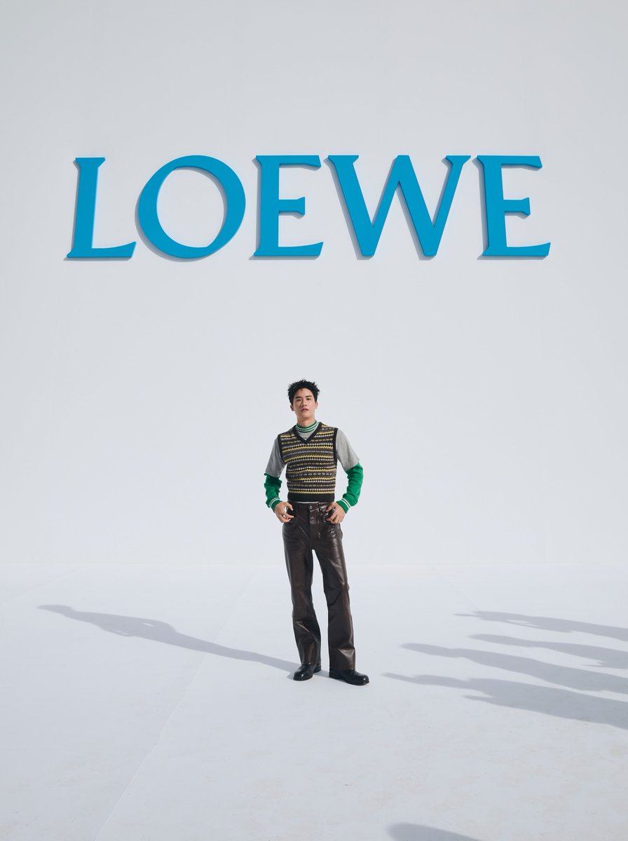 Tawan_V's tweet photo. #loewe
@LoeweOfficial https://t.co/Mz778FuVvA