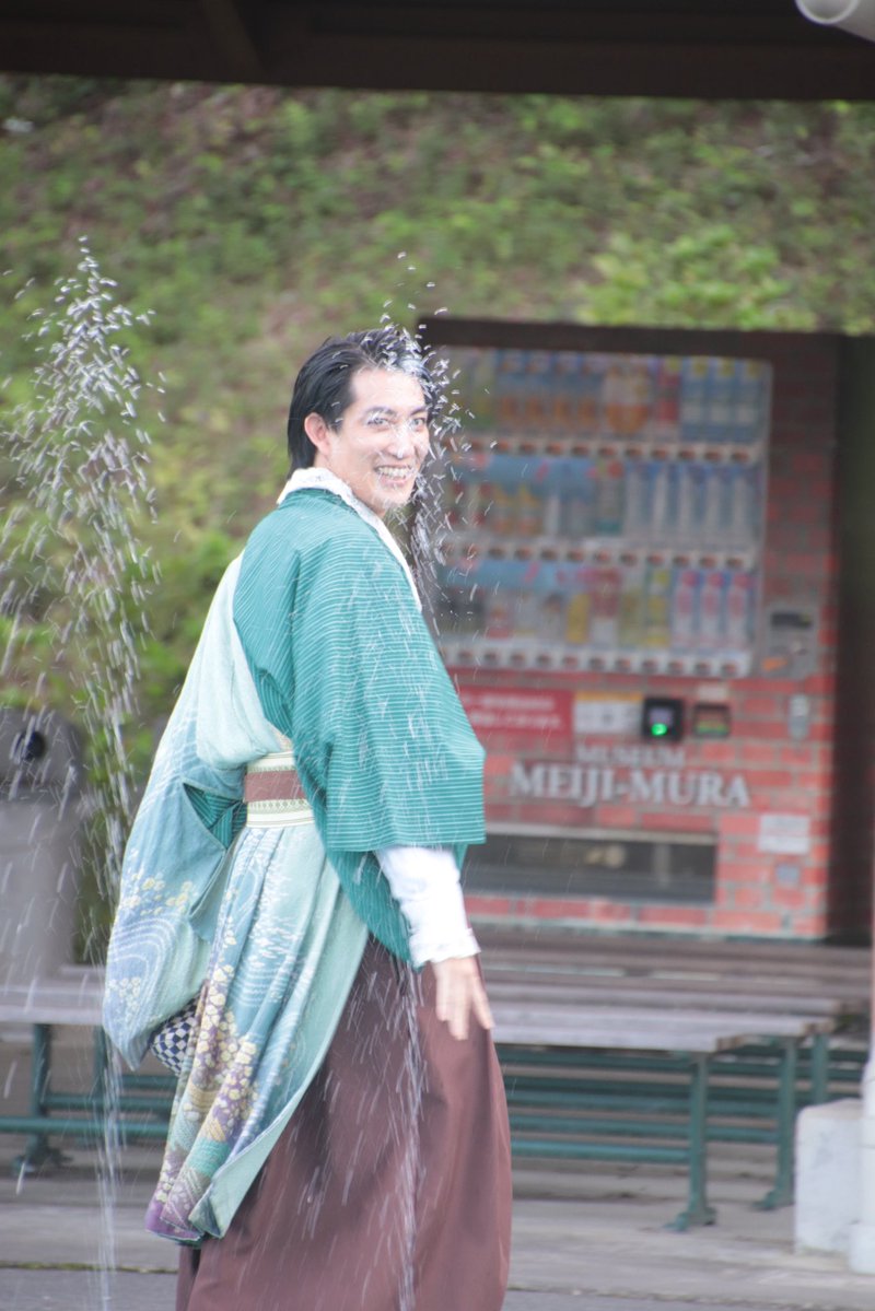 acha1207's tweet photo. 2026.10.03
モーセのように水を避けずに進む諭吉先生
#明治偉人隊
#諭吉先生目に優しい https://t.co/ifeq5OYLnJ