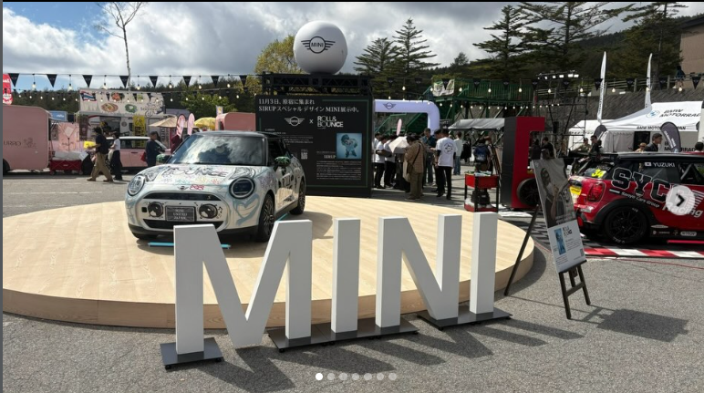 GlanzMini's tweet photo. 【#MINI成田】
全国からMINIが集結!日本初開催「MINI UNITED」の景色は圧巻…!✨
ポール・スミス限定車など愛が詰まった空間に胸が高鳴ります。
熱気溢れるイベント、ぜひ保存してね🔖
#MINI #MINIUNITED #ミニクーパー #愛車 #MINI成田 https://t.co/D76eNIQWp6