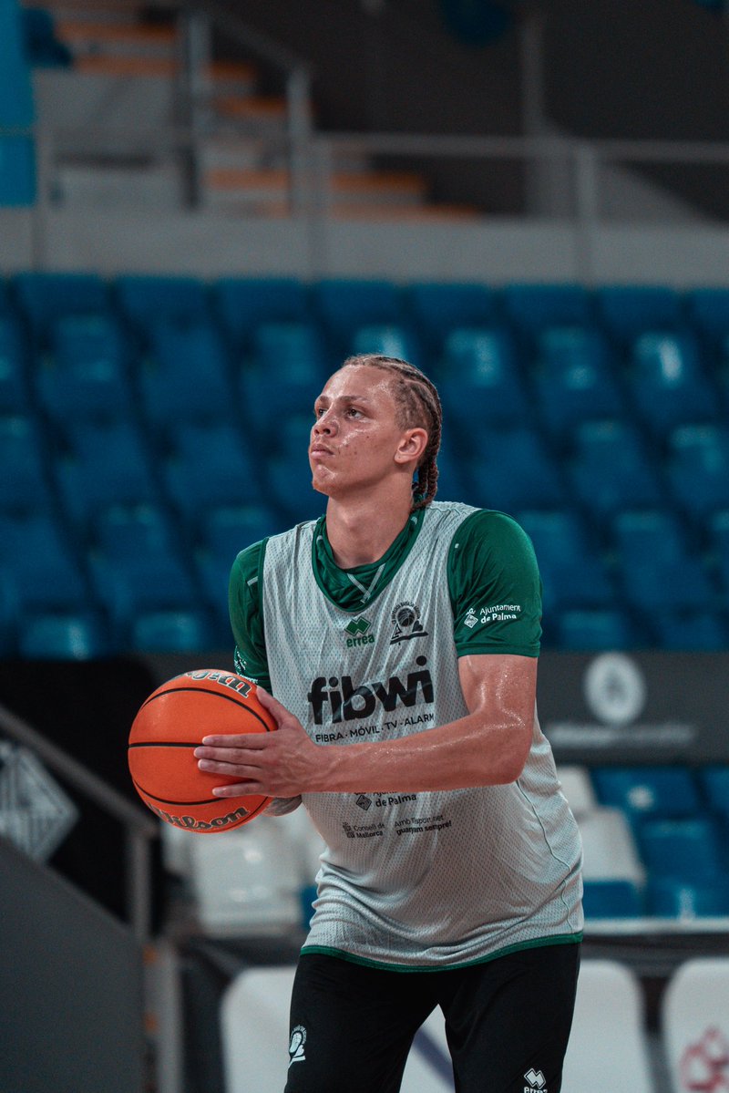 BahiaSanAgustin's tweet photo. Estam més que preparats per demà. 🔥

Ens veim a Son Moix, afició! 🖤🏀 https://t.co/p2kD5tjUbw