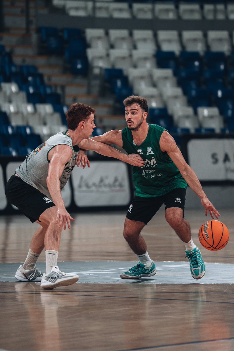 BahiaSanAgustin's tweet photo. Estam més que preparats per demà. 🔥

Ens veim a Son Moix, afició! 🖤🏀 https://t.co/p2kD5tjUbw