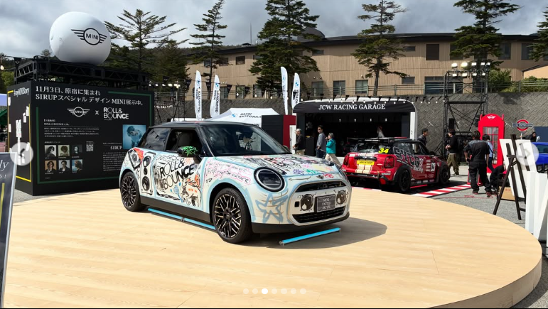 GlanzMini's tweet photo. 【#MINI成田】
全国からMINIが集結!日本初開催「MINI UNITED」の景色は圧巻…!✨
ポール・スミス限定車など愛が詰まった空間に胸が高鳴ります。
熱気溢れるイベント、ぜひ保存してね🔖
#MINI #MINIUNITED #ミニクーパー #愛車 #MINI成田 https://t.co/D76eNIQWp6