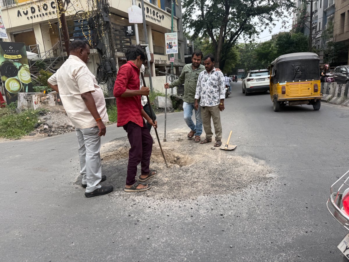 serish's tweet photo. Not even six days since the road was laid and the GHMC and Water Board work crews have arrived to dig it in Hyderabad in Srinagar Colony. Why shouldn’t we demand sacking of the top officials of these departments. https://t.co/Wo8QdrtuBo