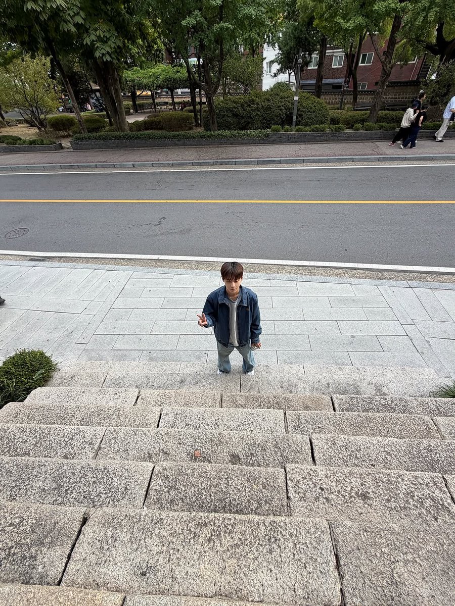 gamjayeoreum's tweet photo. 하 참나 진짜 부럽네 
날잡고 각자 시선캠 한번 찍어줘야 한다고 생각 https://t.co/FjMzLe0iPQ