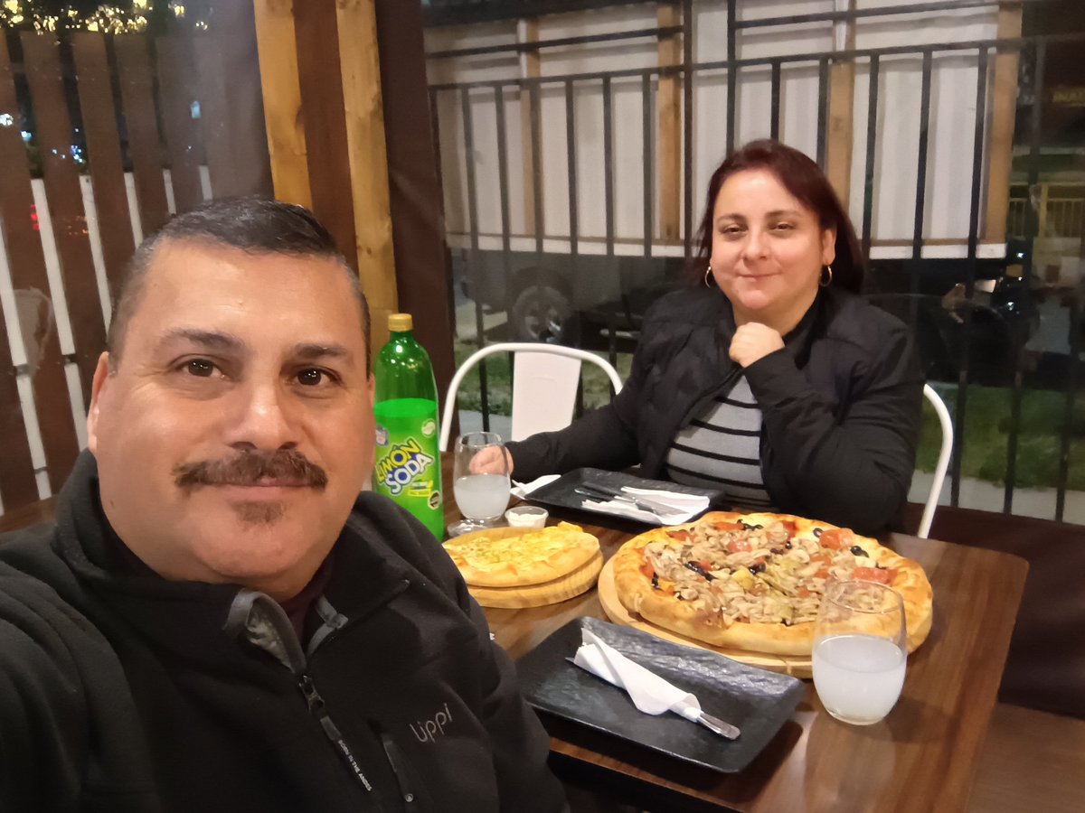 boban717's tweet photo. Aunque sea un momento..... ese es.... junto a mi bella MK ⛈️👩🏻‍🔬❤️🦂🖤 https://t.co/i6fRrkrpMz