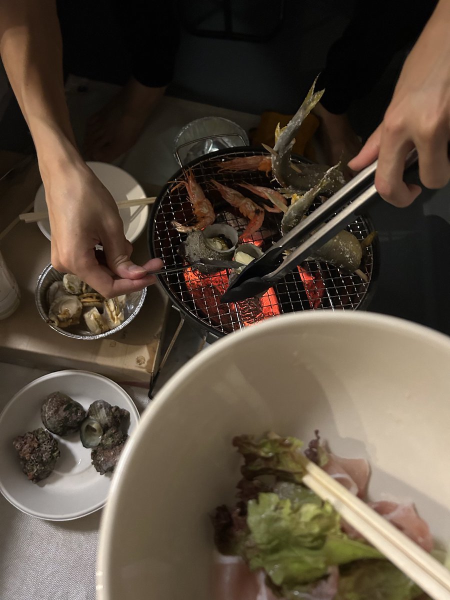 etbbun's tweet photo. パイロットさんとベランダでBBQ
七輪でじっくり焼く鮎の塩焼きがだ〜いすき🤍 https://t.co/AmCGjQWNfV