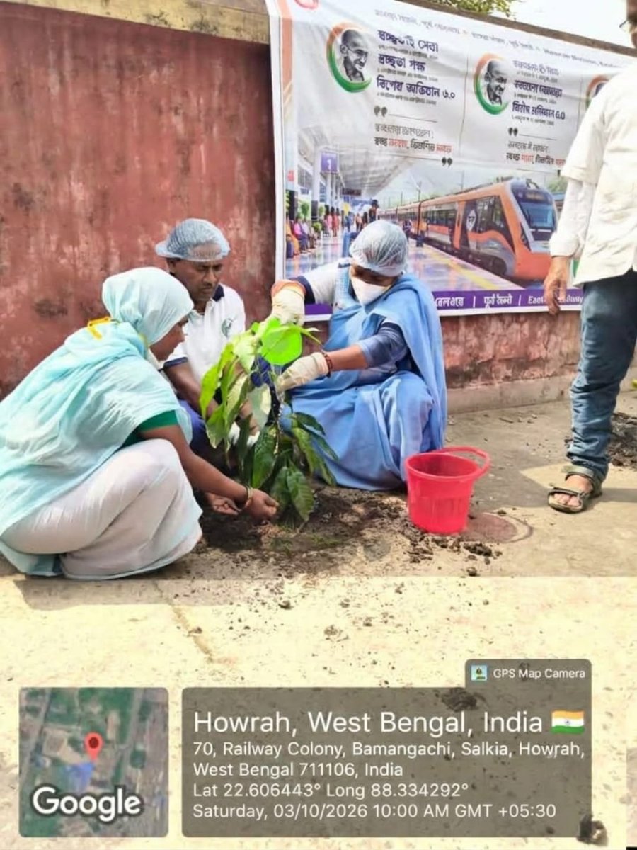 drmhowrah's tweet photo. Greening our spaces, nurturing our future! 🌿🇮🇳

​As part of the ongoing #SwachhataPakhwada, a plantation program was organized at Bamangachi Railway Colony, Howrah Division. Railway personnel and colony residents actively planted native saplings across the premises to expand green cover and foster an eco-friendly living environment.

​#SwachhataHiSeva #SHS2026 #PlantationDrive #GreenRailways #CleanRailways #EasternRailway #HowrahDivision #SwachhBharat