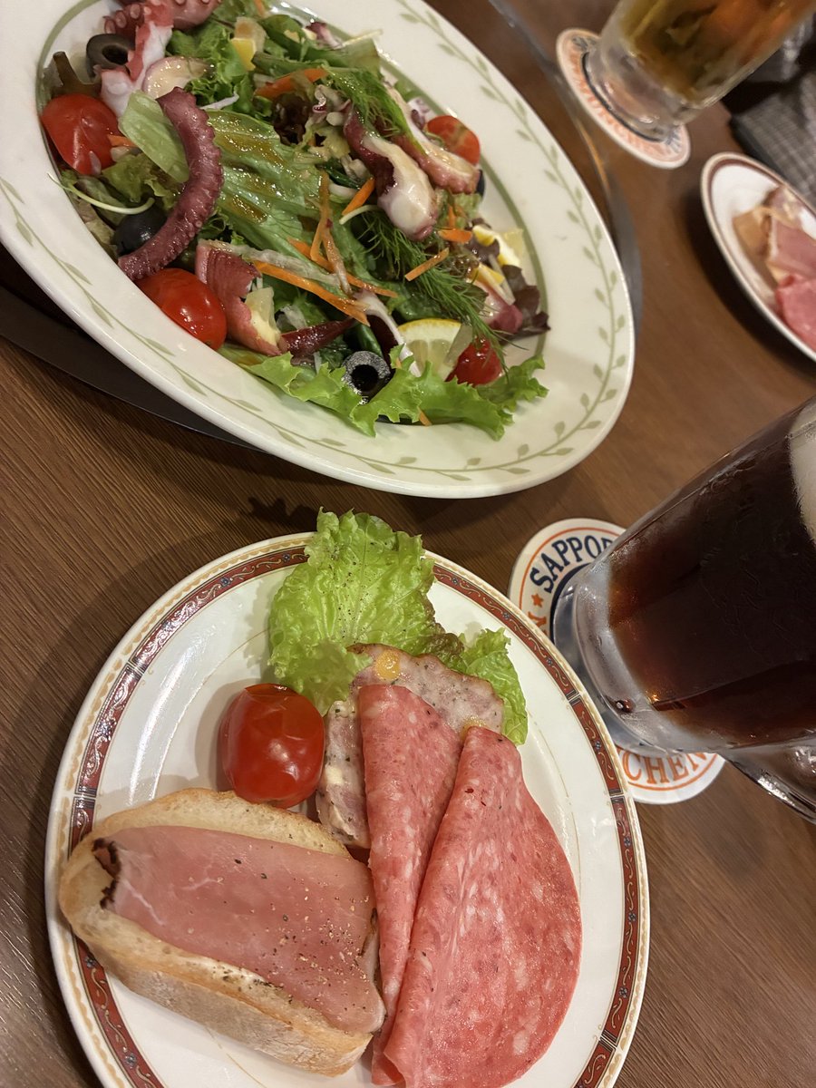 4sima2's tweet photo. 演奏会からの懇親会🍻
お疲れ様です！
阪神ファンはヤキモキ🐯 https://t.co/rV3P9z96x4