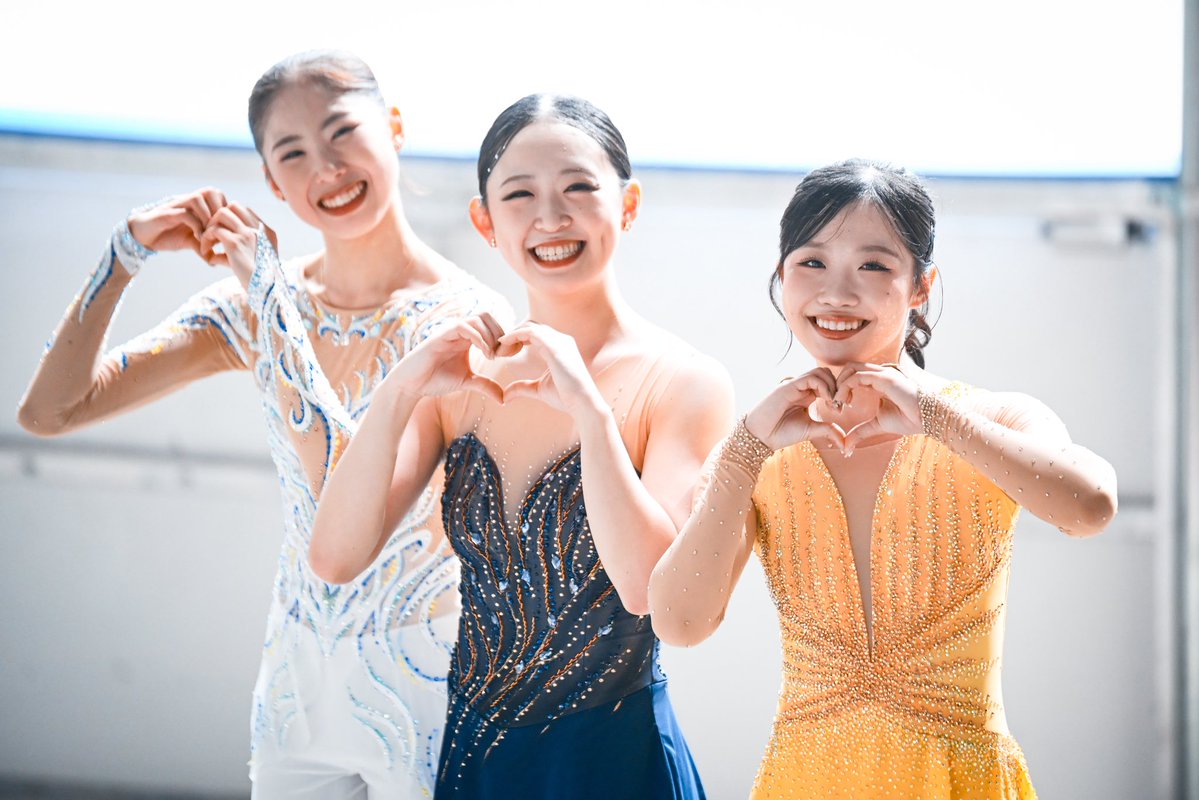 TheAnswerFigure's tweet photo. ⛸️東京フィギュアスケート選手権大会❄️

シニア女子表彰台、3選手でハートポーズ🫶

🥇 #中井亜美
🥈 #青木祐奈
🥉 #住吉りをん

#東京選手権
#フィギュアスケート

【写真：中戸川知世 @nakatogawachise 】 https://t.co/LvSBqkCjkO
