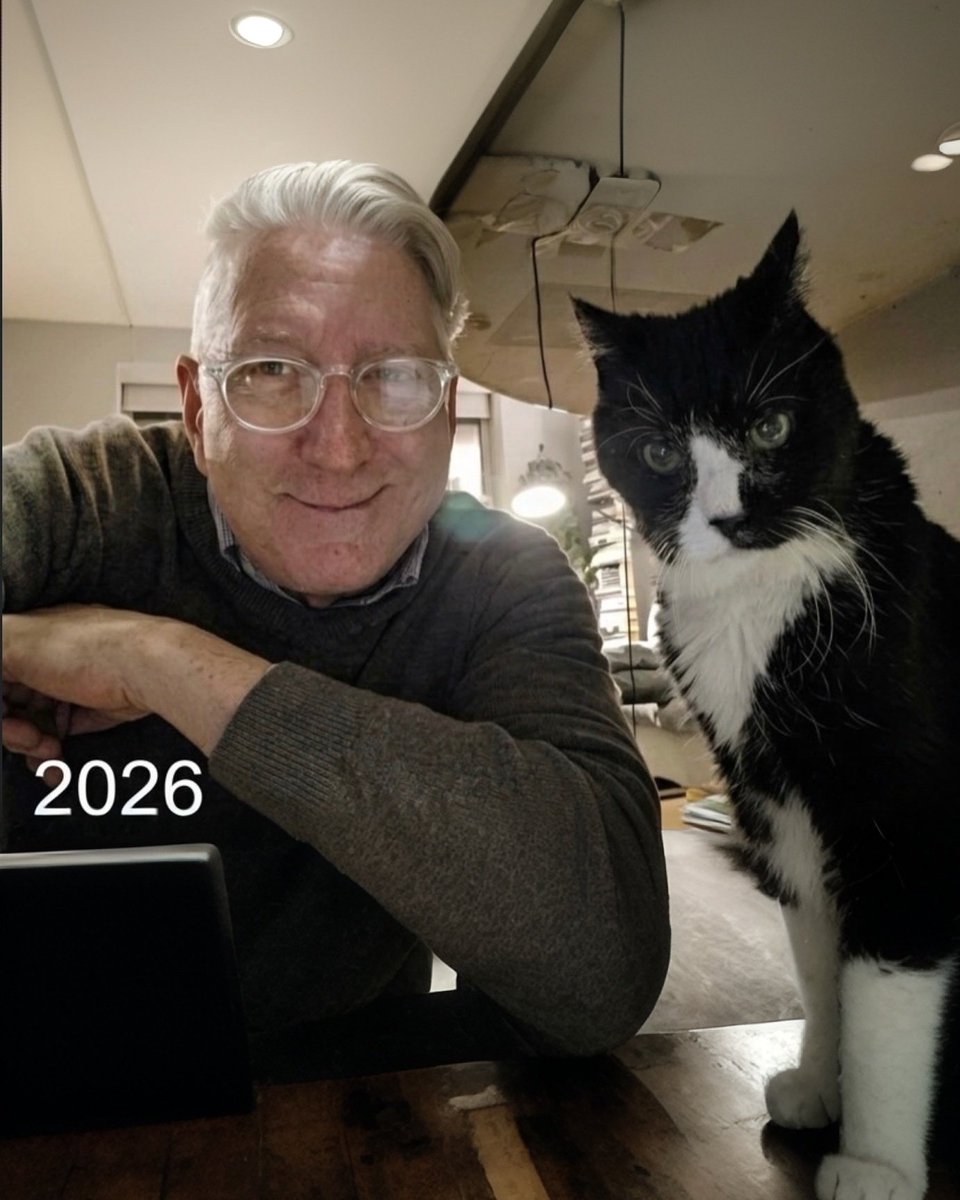 AcervoCharts's tweet photo. Gatinho completa 20 anos ao lado do dono, uma idade rara que equivale a quase 100 anos humanos. https://t.co/24jx0GcZS8