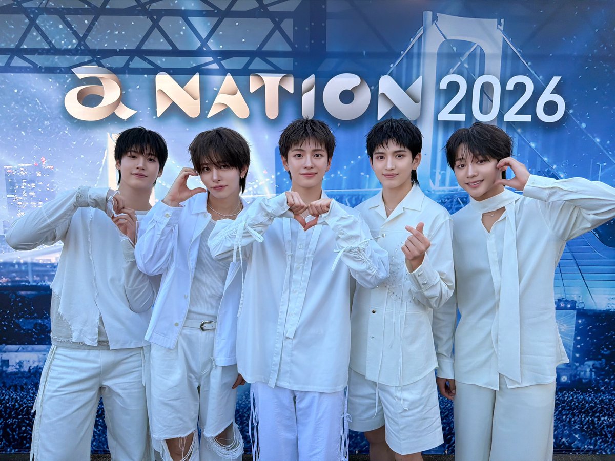 Official_VIBY's tweet photo. 「a-nation 2026」 ありがとうございました🩵
VIBY初めてのa-nationのステージ、いかがでしたか👀
TOMOのみなさん、明日も一緒に楽しみましょう✈️✨

#VIBY #バイビー
#anation2026
#anation
#a_nation https://t.co/kqTrivxe7l