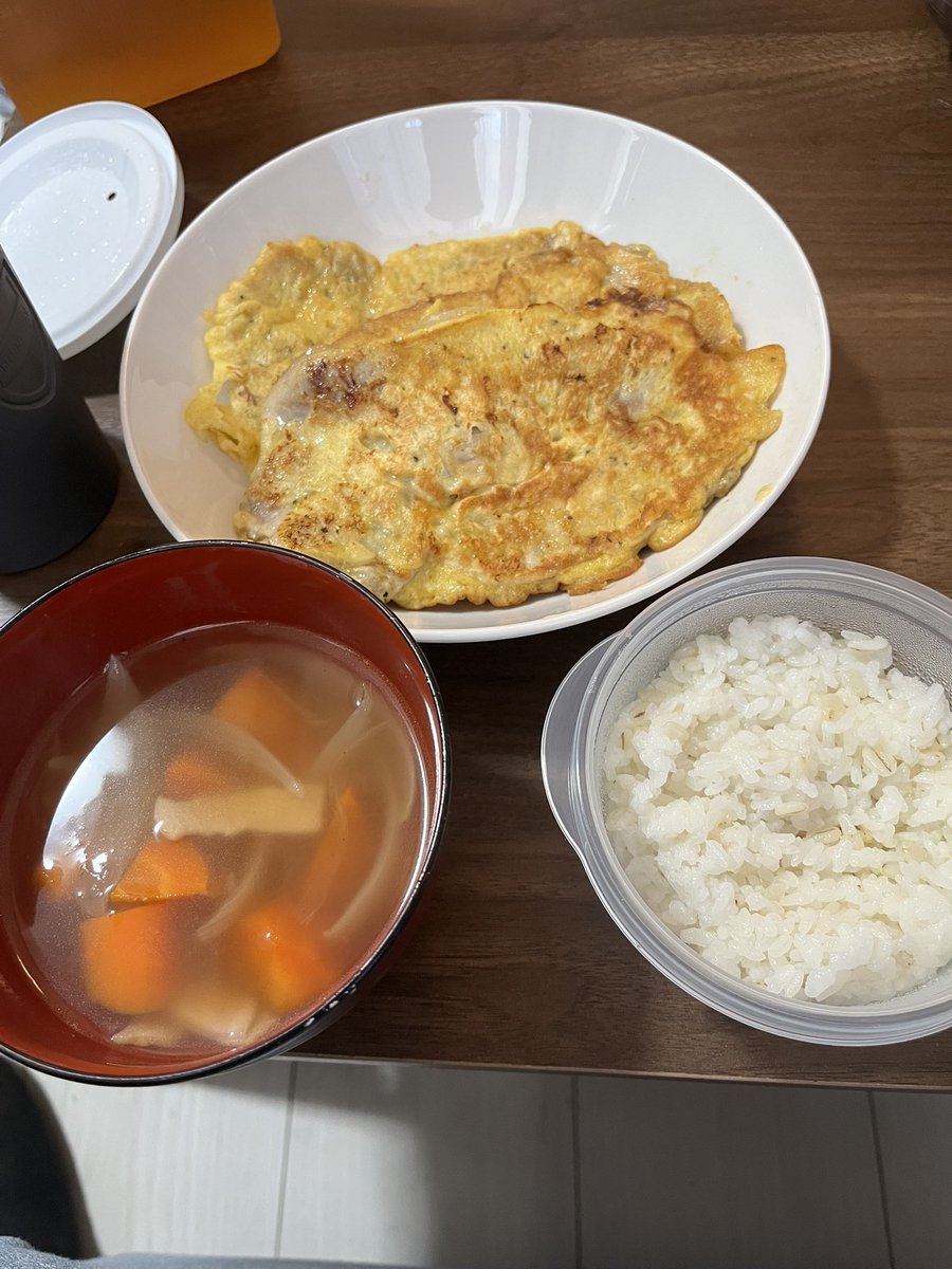 010DMBAKI's tweet photo. 今日のご飯は主お手製のピカタ！
チーズと卵の味がめっちゃ美味い https://t.co/rSlfLt6k9I
