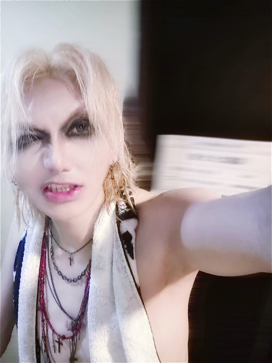 MADBYO's tweet photo. バグサミ2026
ありがとうございました。
フロアの刺激、SCREWをたっぷり味わってきた！
8月に少し甘えた身体を削ぎ落として再び無事に上裸へ。
脱いだだけで沸いてくれんの嬉しい。
楽しかったな！
狂わせてくれて、ありがとう。 https://t.co/lhBOFr9SCC