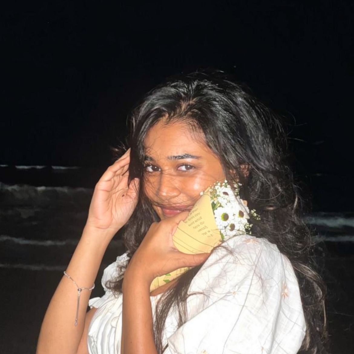 KommulaAmrutha's tweet photo. Beaches and flowers 🙂‍↕️
 
#explorepage #fyp #new #newpost https://t.co/zfwCoqeQEf
