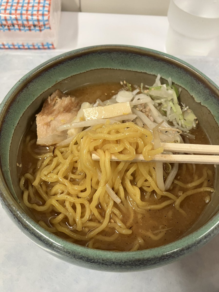 anakitak's tweet photo. 北海道展
食べたことない味噌ラーメンあったから食べたんだけど見た目とは裏腹に魚介だしで新感覚だったわ
うまかったです（トイレより） https://t.co/OI9HtdvJjx