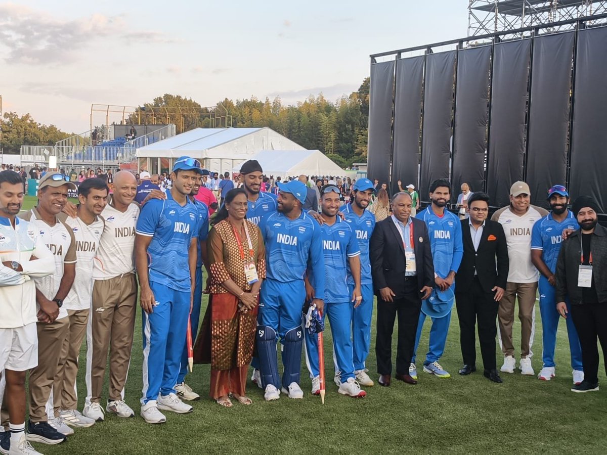 PTUshaOfficial's tweet photo. What a thrilling, nerve-wracking final! Watching our Men’s Cricket Team defend 211 runs to win the Asian Games Gold against Pakistan was an unforgettable experience. I have to admit, @JayShah and I were counting down every ball &amp;  praying for that extra wicket in the tense final https://t.co/zHBTVmtgj4