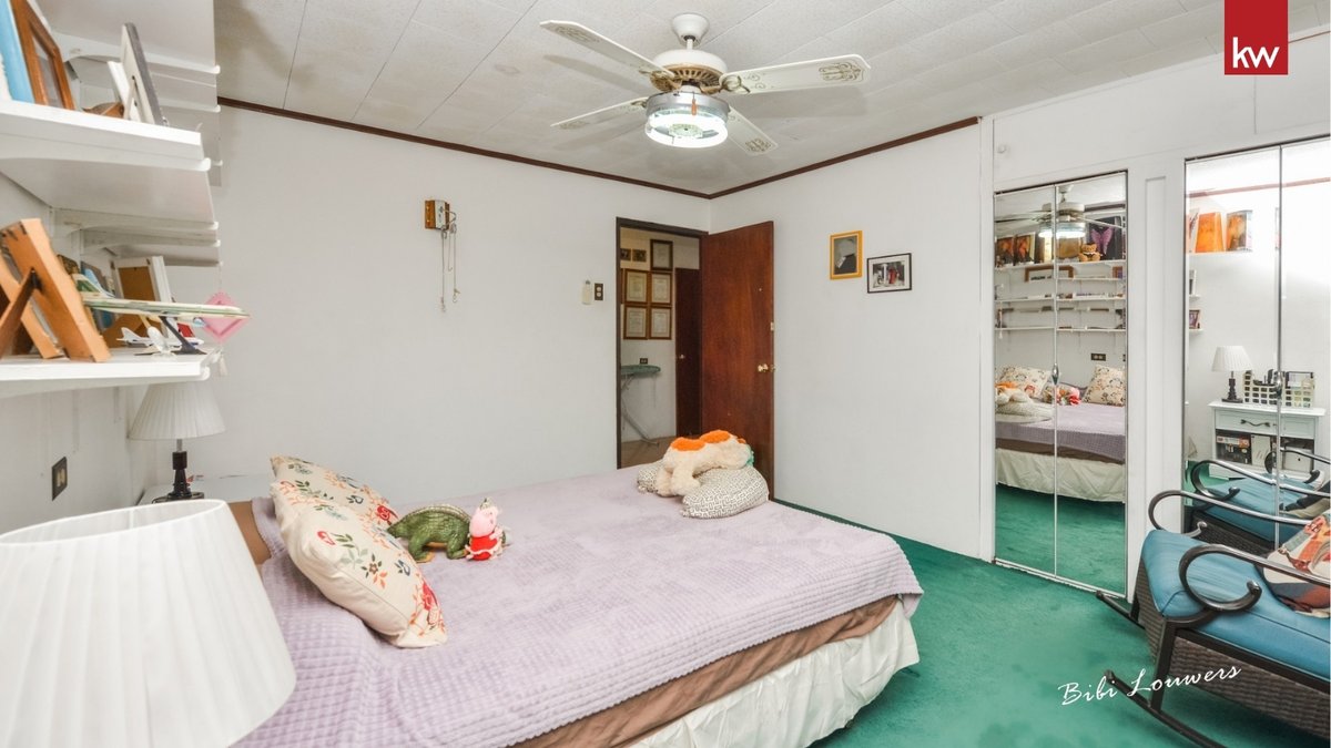 KWArubaBibi's tweet photo. 𝐇𝐢𝐠𝐡𝐥𝐢𝐠𝐡𝐭 𝐨𝐟 𝐭𝐡𝐞 𝐖𝐞𝐞𝐤 ✨🌴
Spacious Noord Cura Cabai property with a 3-bedroom main home, separate studio, multiple garages/work areas, and 2,193 m² of long lease land.

💰 USD 498,000
🏠 Approx. 540 m² build-up
📍 San Nicolas

#ArubaRealEstate #KWAruba https://t.co/DRBDSqRad4