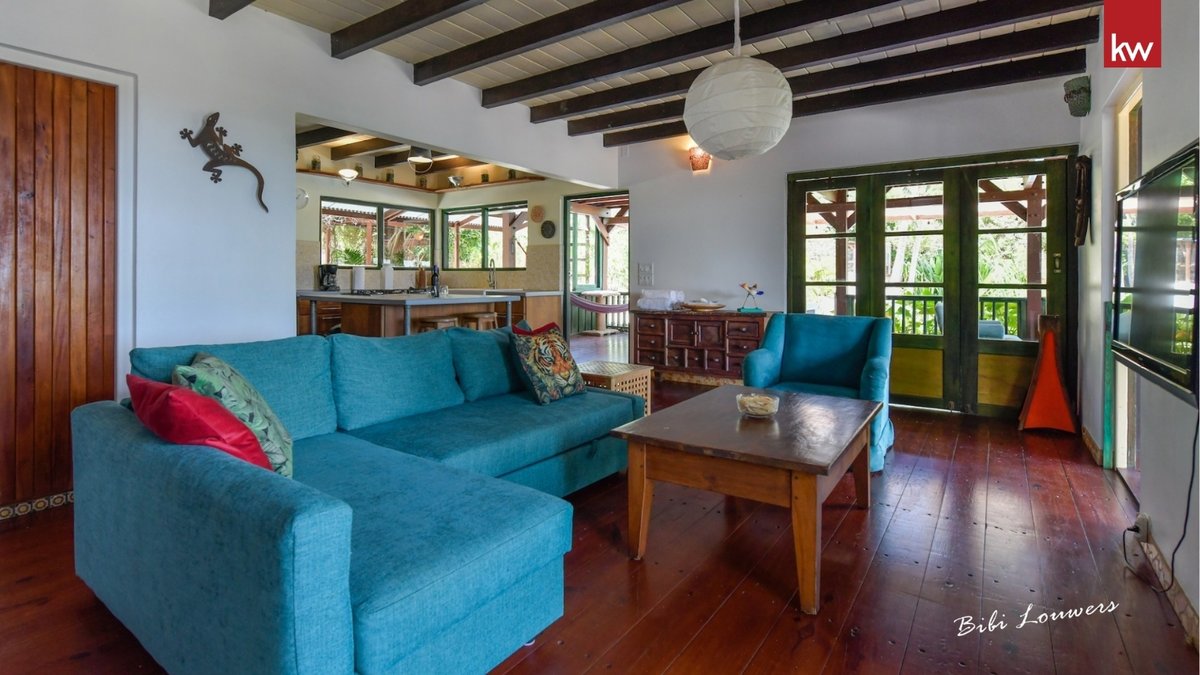 KWArubaBibi's tweet photo. 🏡 𝐅𝐎𝐑 𝐒𝐀𝐋𝐄 | Jamanota 19D
Spacious hilltop property with a main residence, 2 separate apartments, a private pool, and 2,750 m² of property land.

💰 USD 1.3M
🛏️ 6 BR | 5 BA
📍 Santa Cruz

#ForSale #Jamanota #ArubaRealEstate #KWAruba https://t.co/HhevCEh27r