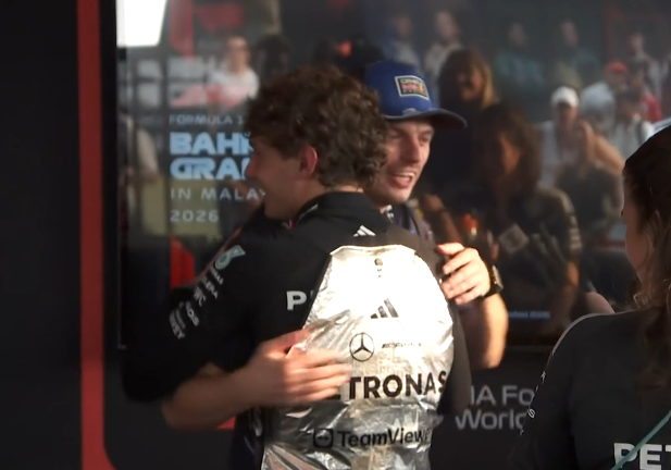 SCUDERIAFEMBOY's tweet photo. kimi congratulating lewis and max in the media pen :-) https://t.co/aOn6j0chfP