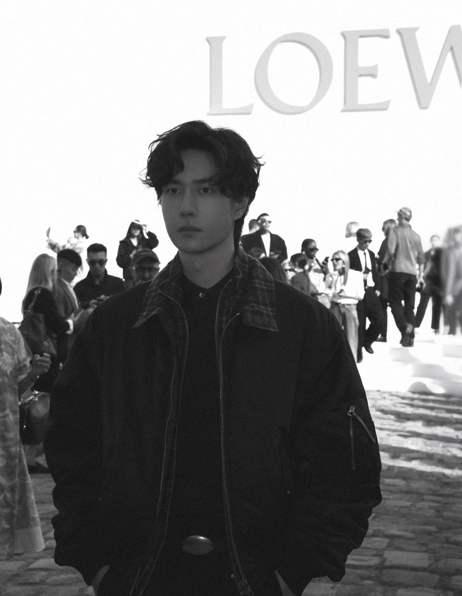 N8597N's tweet photo. Wangyibo Global Brand Ambassador  LOEWE
#WangYiboxLoewe #Loewe
#WangYibo #LoeweSS27
#PFW #ParisFashionWeek https://t.co/1lcw7fZ6ze