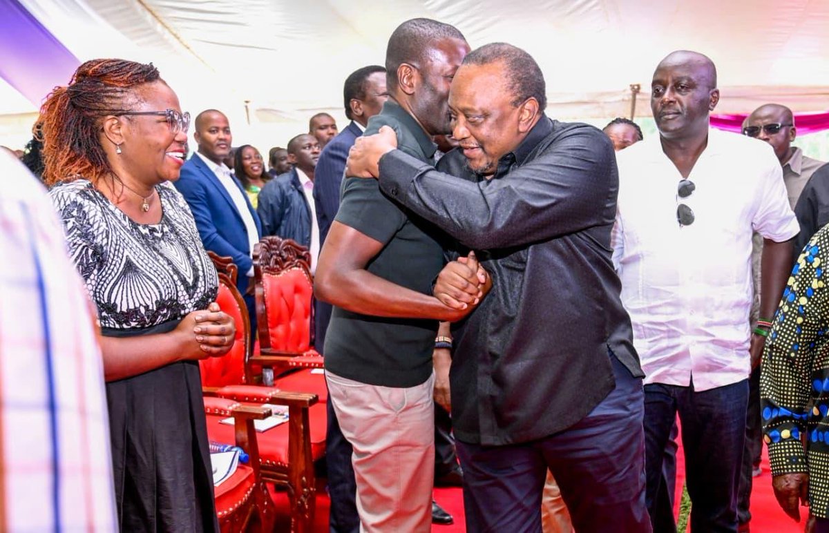 abbiezuena's tweet photo. Ngojeni sasa Team Matusi waanze maneno zao leo tu juu ya hizi picha!

Hizi ndio zinawapeanga stress sana.

"Sponyo" mwenyewe ako Kirinyaga leo. Full house guys, all opposition leaders are here led by H.E Edwin Sifuna, Sen Methu amefika kuwakilisha Riggy G pia.

Leo speeches zitaweza!