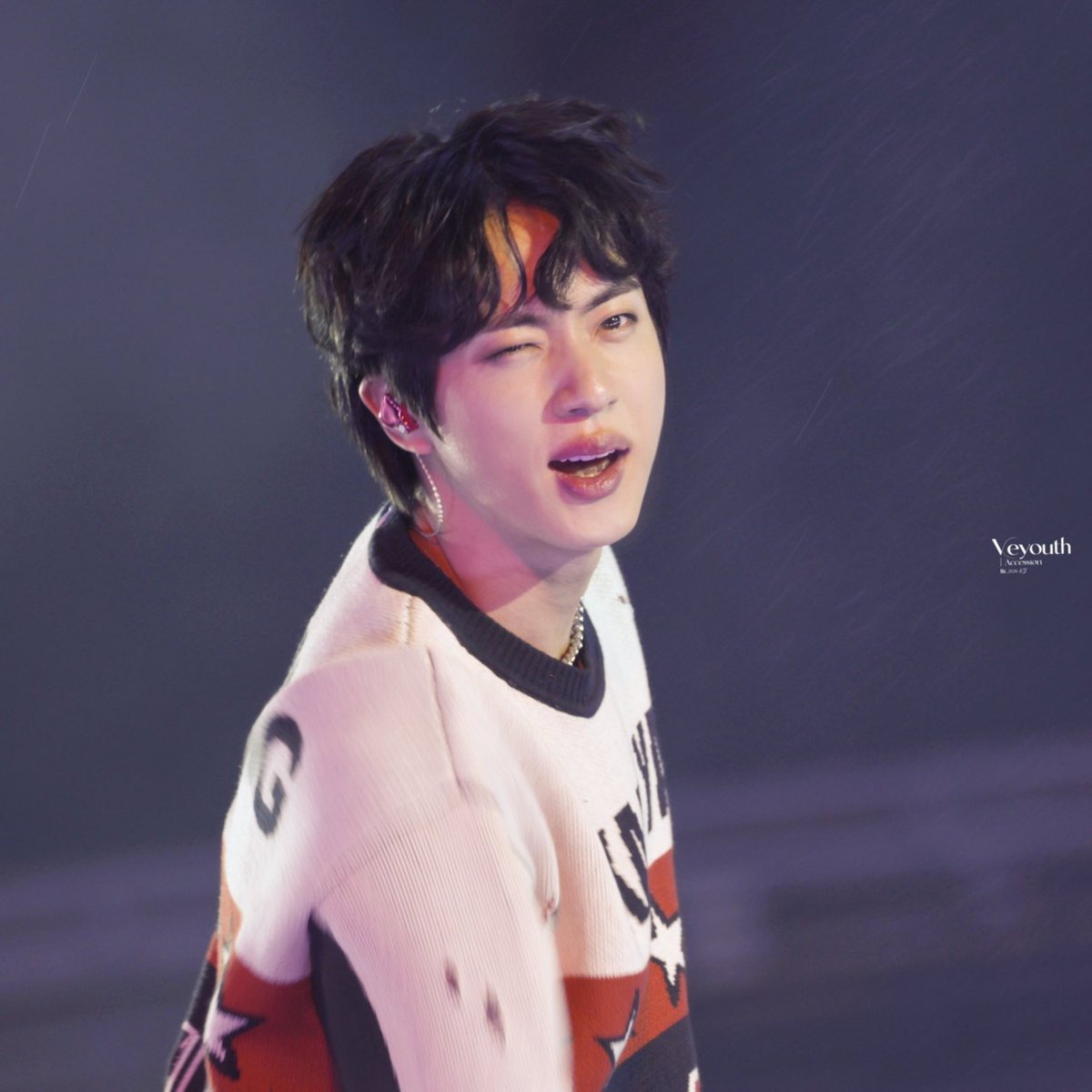 seokqute's tweet photo. this hair is too good seokjin looks so dreamy https://t.co/2y8wFpeLqc