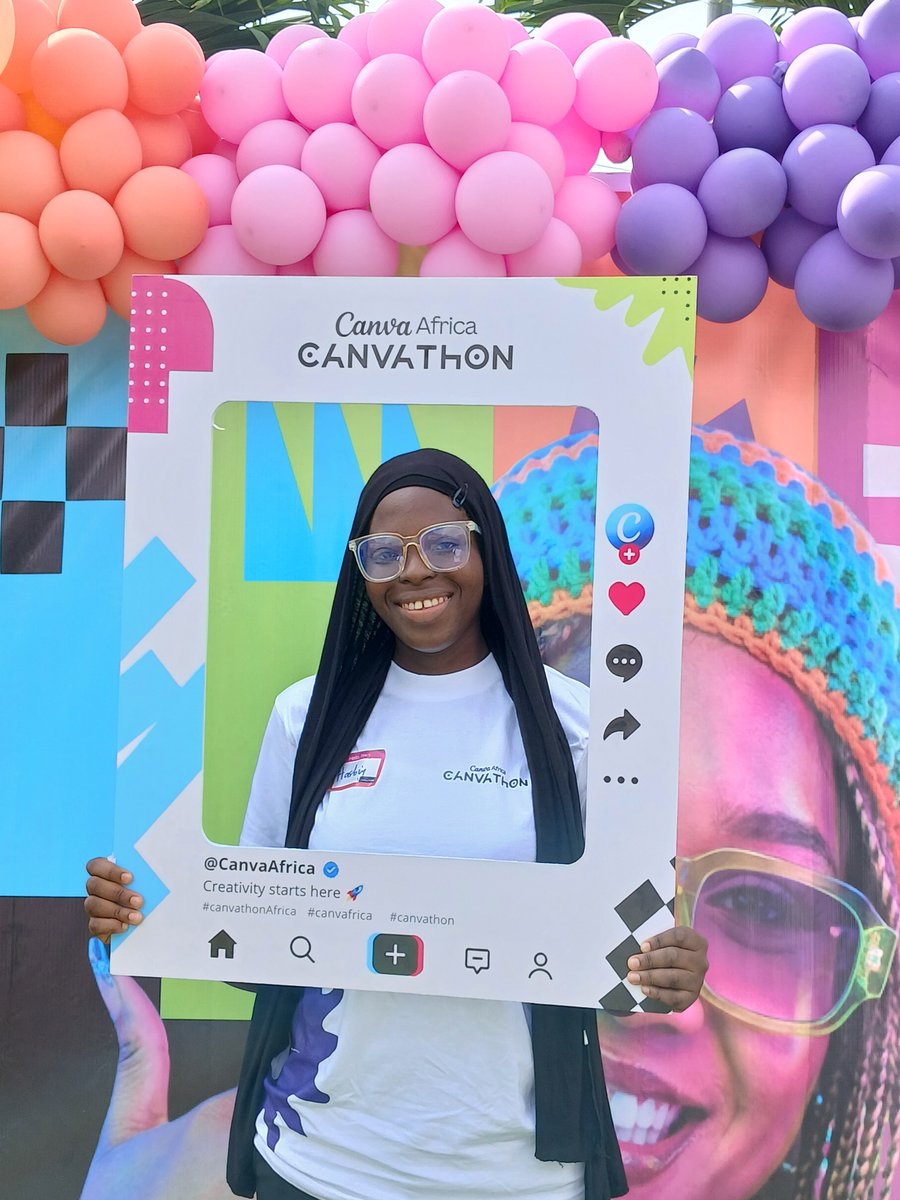 the_hasart's tweet photo. Live at Canvathon Lagos #canvathon #canvaafrica #canvaafrica #canvathonlagos https://t.co/MbTvF6squH