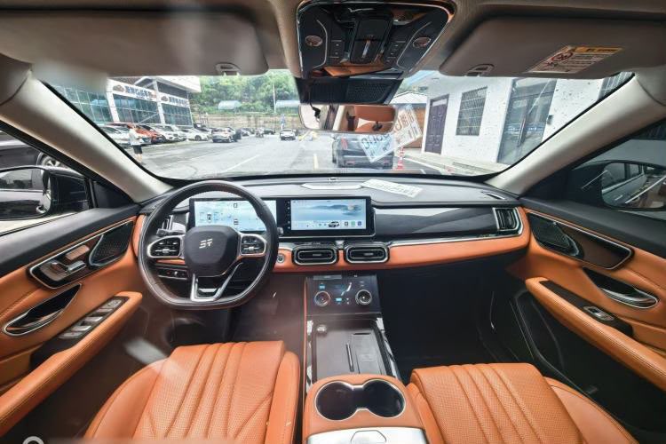 EdwinAmoako4's tweet photo. 2024 Jetour L7 Max 
1.5T
Hybrid (Petrol and electric)
5-Seater
Keyless entry 
360 camera 
Electric folding side mirrors 
Lane change assist 
Panoramic sunroof 
Cost and shipping to Tema (CIF):280,000 cedis https://t.co/5tGpoDyNfE
