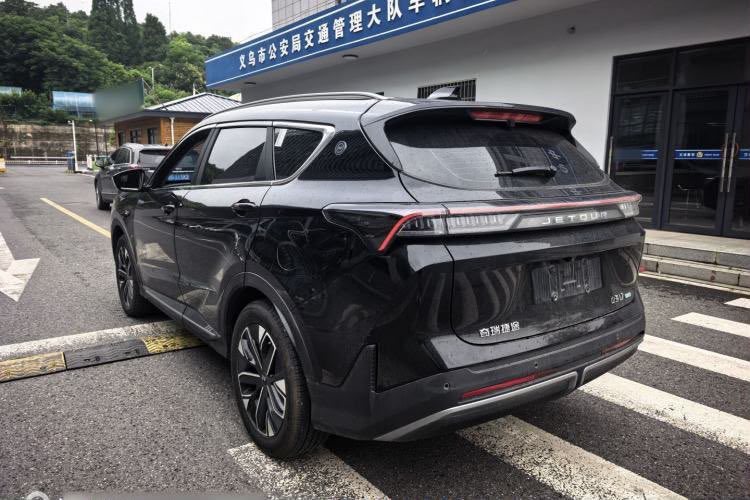 EdwinAmoako4's tweet photo. 2024 Jetour L7 Max 
1.5T
Hybrid (Petrol and electric)
5-Seater
Keyless entry 
360 camera 
Electric folding side mirrors 
Lane change assist 
Panoramic sunroof 
Cost and shipping to Tema (CIF):280,000 cedis https://t.co/5tGpoDyNfE