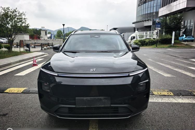 EdwinAmoako4's tweet photo. 2024 Jetour L7 Max 
1.5T
Hybrid (Petrol and electric)
5-Seater
Keyless entry 
360 camera 
Electric folding side mirrors 
Lane change assist 
Panoramic sunroof 
Cost and shipping to Tema (CIF):280,000 cedis https://t.co/5tGpoDyNfE
