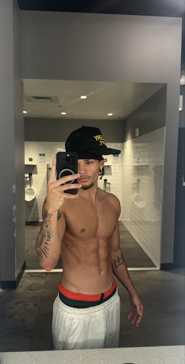 itsdavionkhalil's tweet photo. 👀👀 https://t.co/ZHSzdyS5Gw