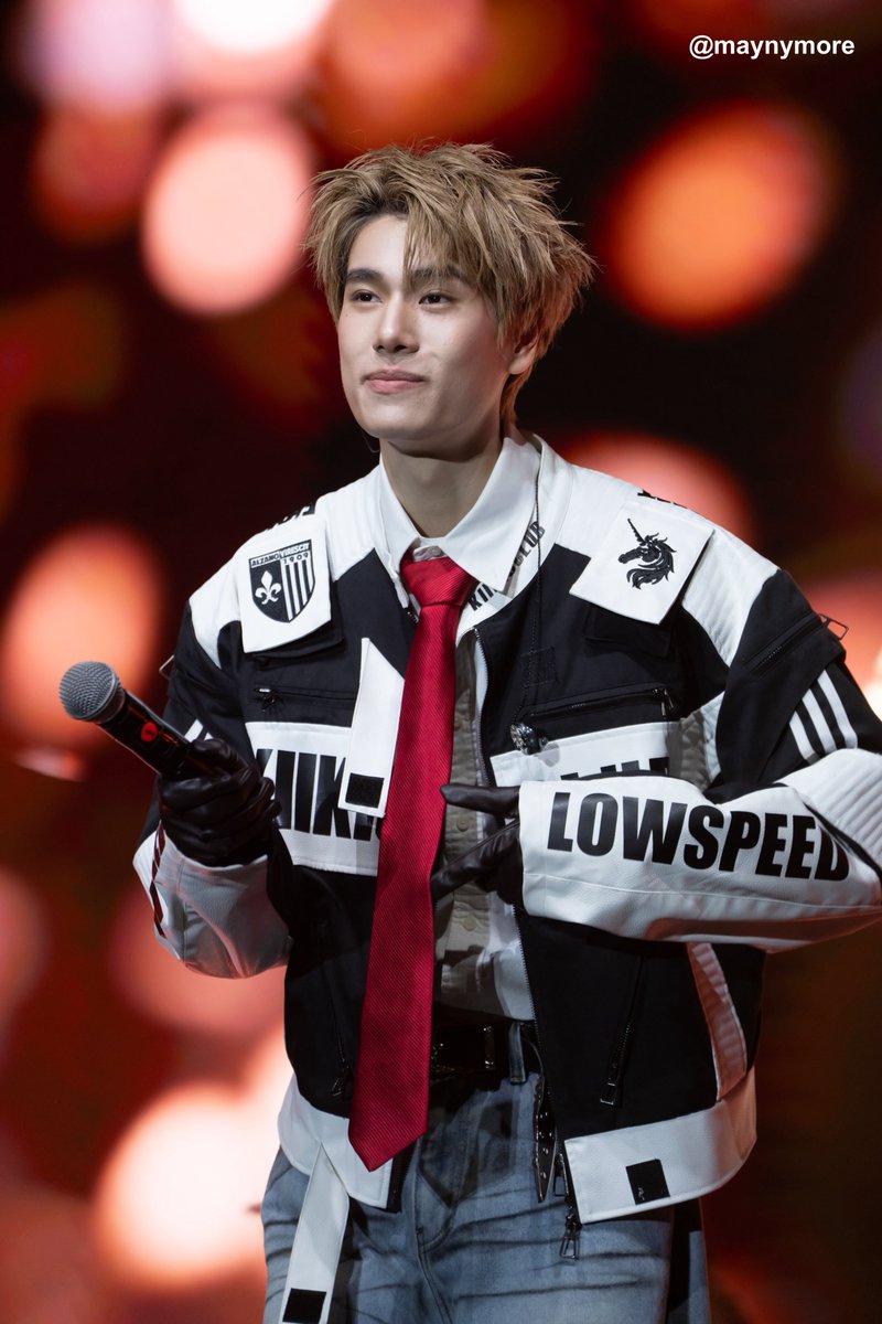 pphuism's tweet photo. GUE DEMEN BANGET AMA LOOKNYA YANG INI YA TUHAN PHUWINTANG LU PAKAI APA AJA KELIATAN CAKEP 😭 https://t.co/SgkRoH3RpQ