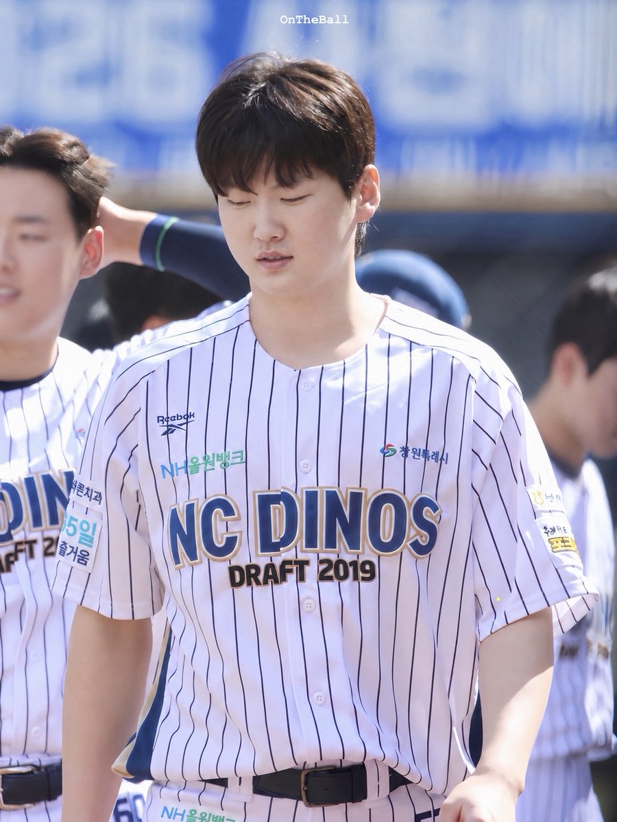 dinosotb's tweet photo. 2019년, 신인 드래프트
NC DINOS 지명하겠습니다.
부산정보고등학교 투수 전 사 민
(그 때는 전진우였겠지만🫢) https://t.co/wAqP2XKW62