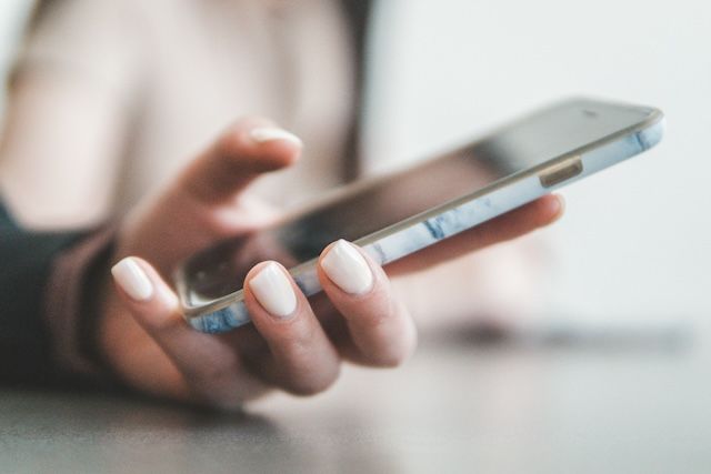 ADSLcz's tweet photo. Čechům mizí z telefonních účtů 99 Kč týdně za předplatné, o kterém často vůbec nevědí. 📱Jak předplatné zrušit? ⬇️⬇️⬇️
#adsl #sms #podvod
https://t.co/XERY4EDq7k https://t.co/iW1N5dHSZ9