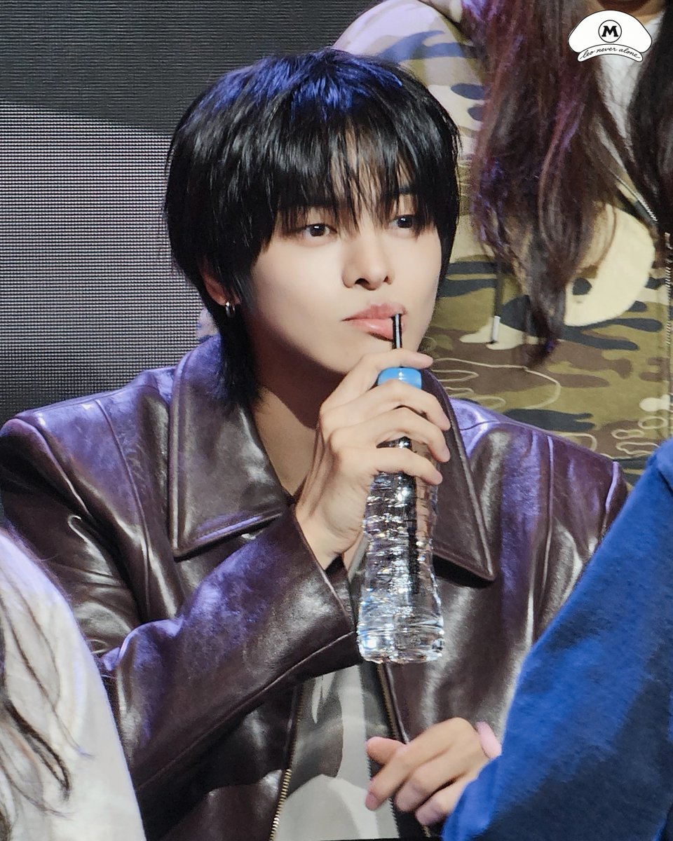 leo_never_alone's tweet photo. 261003 applemusic fansign LEO 
#ALPHADRIVEONE #ALD1 #LEO #리오 https://t.co/sXsK9JPqo7