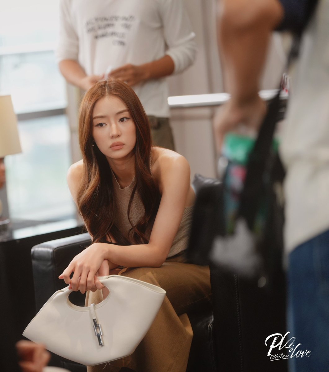 nongnomka13's tweet photo. ตั้งแต่มีผัว ไม่มีแล้วหิ้วถุงผ้า 
#PlsLoveรักได้ไหมEP4 https://t.co/fwV1Jlqqn7
