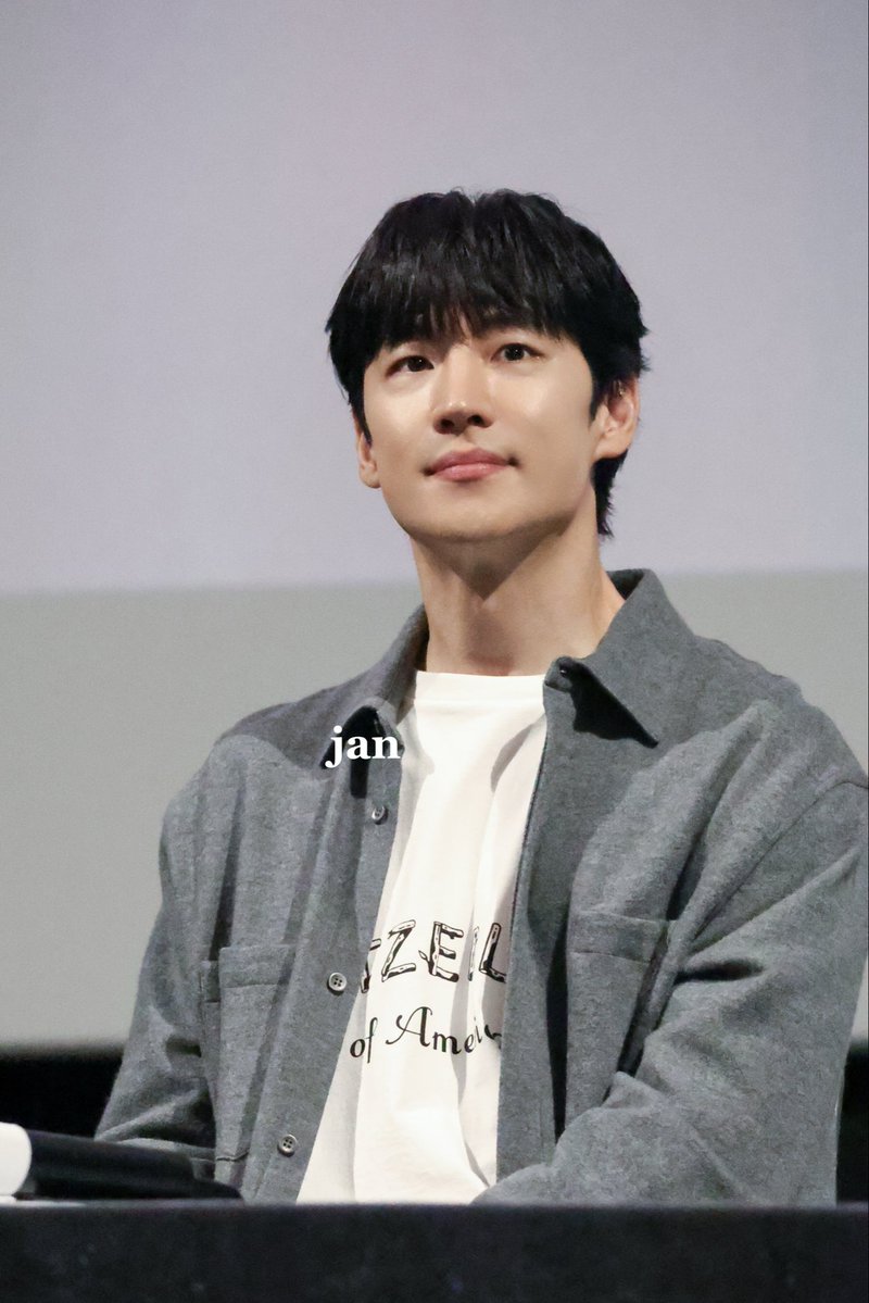 dawn0910_'s tweet photo. 261002 <연애박사> Special GV
#이제훈 
#leejehoon https://t.co/ZftYE5Ryhm