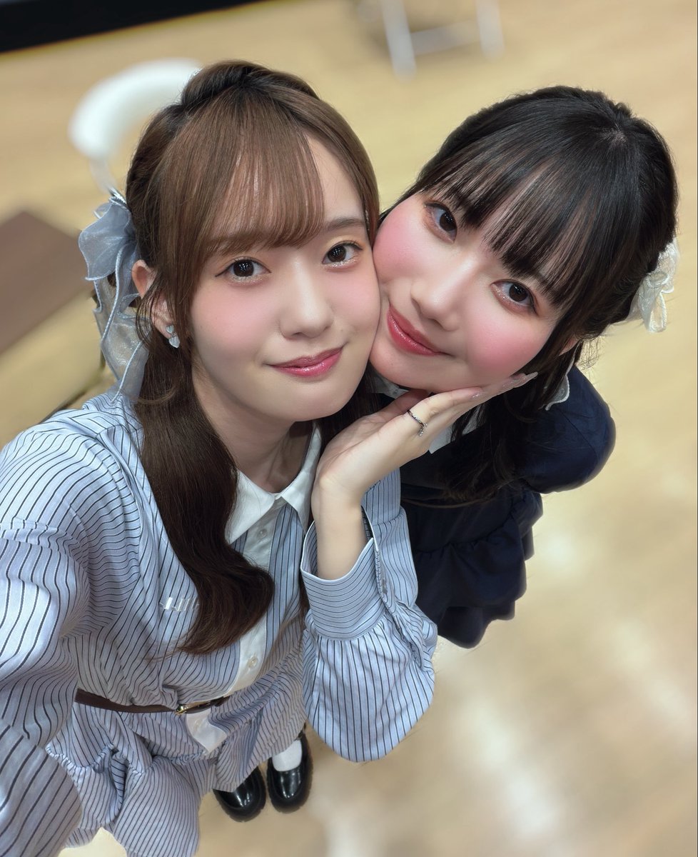 reina_kawamura6's tweet photo. #ことばとば 第2部にご来場いただき、ありがとうございました〜！🍃 

出身地で仲の良いバンビとイベントできた事、とっても嬉しかったし楽しかったです！✨

皆さんも沢山盛り上げてくださってありがとうございました！☺️ https://t.co/PoSPx5b7iS